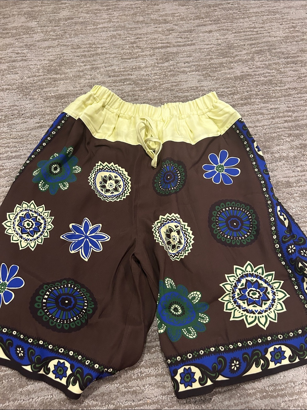 Alemais Jasper Floral-Print Shorts with Yellow Waistband - Picture 3 of 3